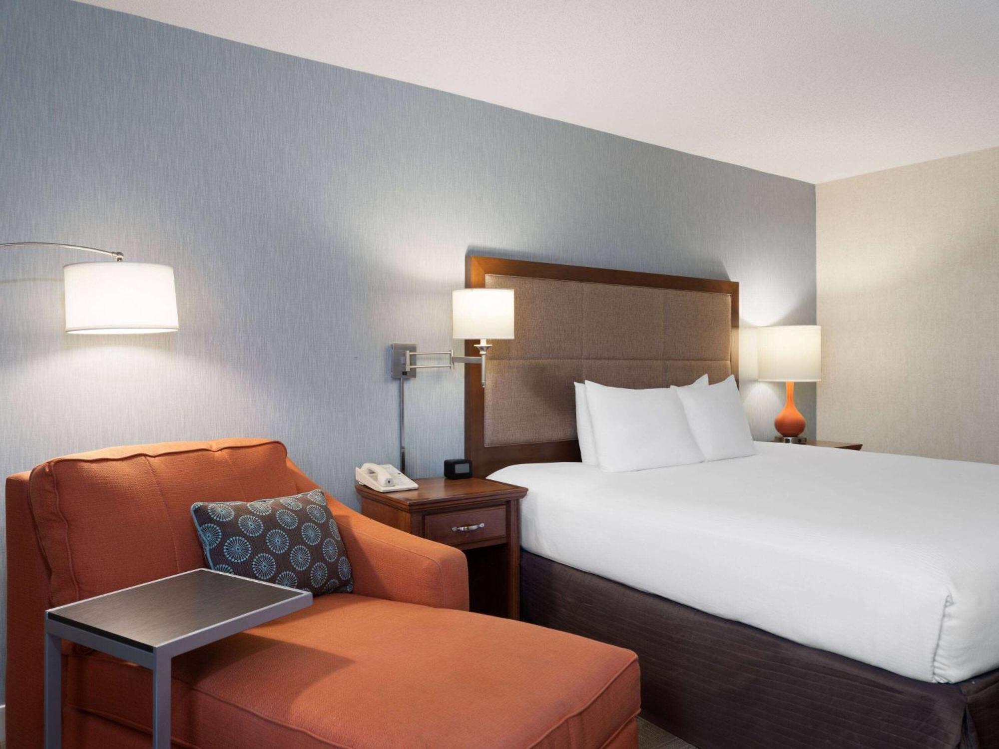 Wingate By Wyndham St Louis Airport 호텔 세인트앤 외부 사진